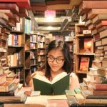 Posisi Tubuh, Waktu, dan Tempat Membaca Buku