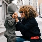 Efek Buruk Memuji Anak Secara Berlebihan